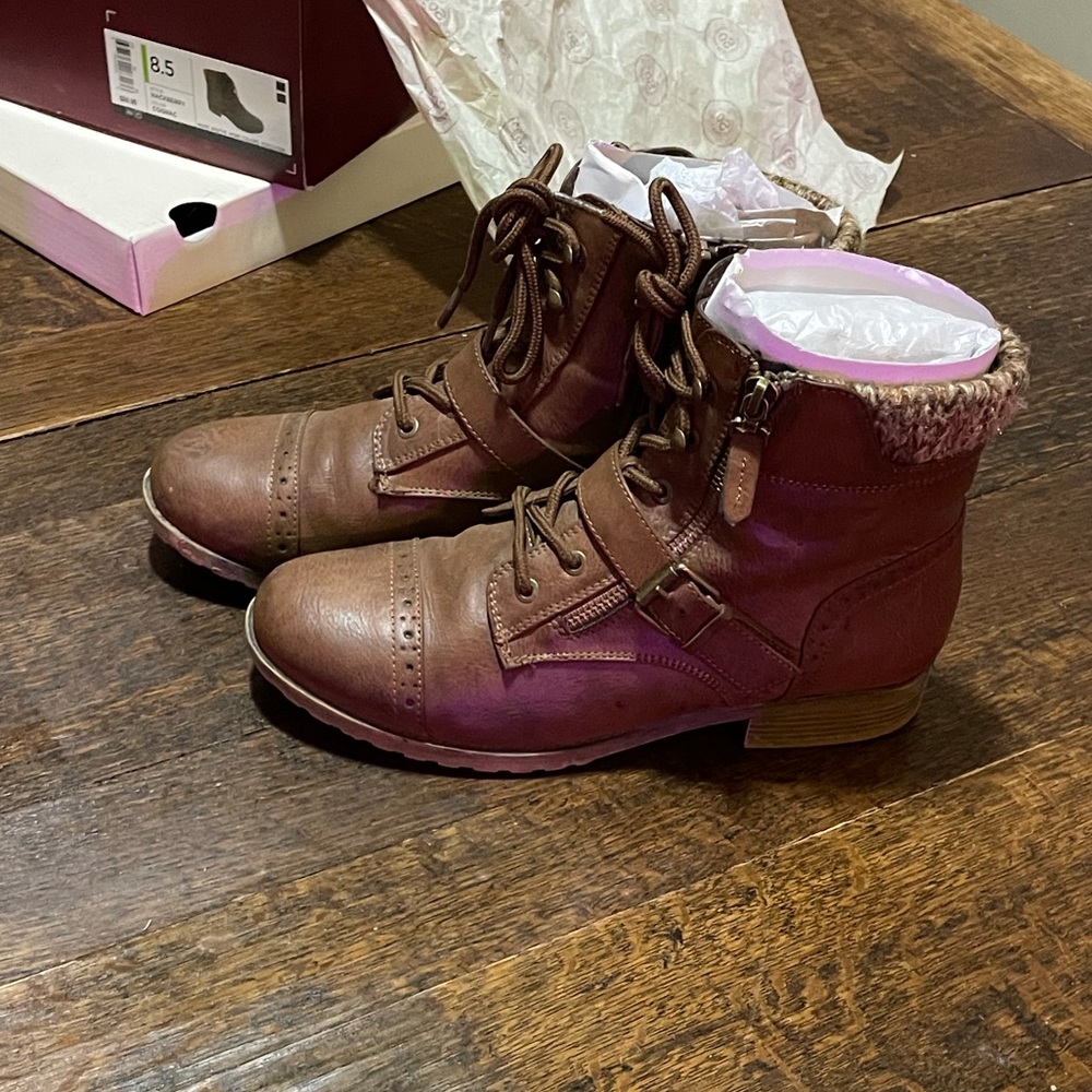 SO Hackberry Ankle Lace-Up Boots in Cognac 8.5 - Picture 7 of 16